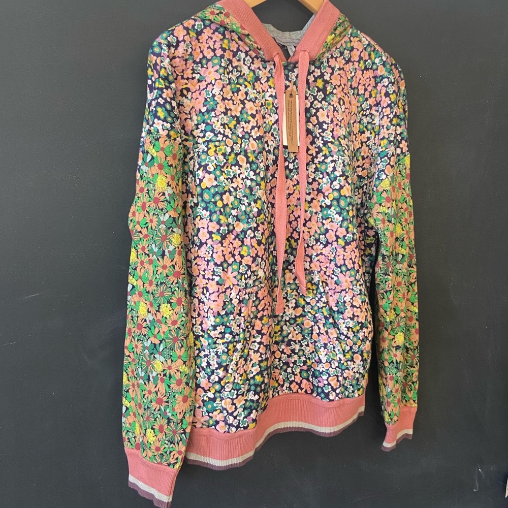 Anthro floral pullover, very soft!